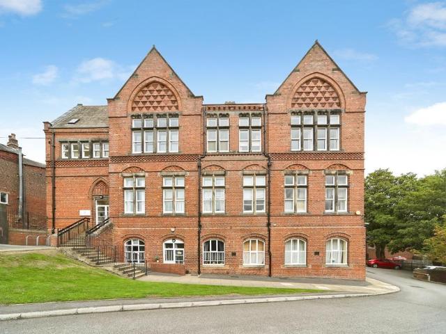 2 bedroom flat for sale