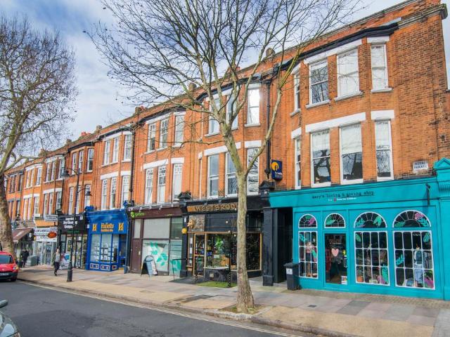 2 bedroom flat for sale