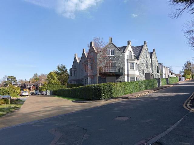 2 bedroom flat for sale