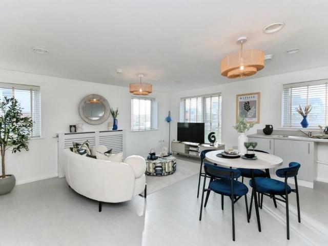 2 bedroom flat for sale