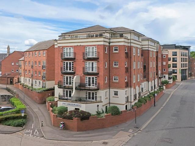 2 bedroom flat for sale