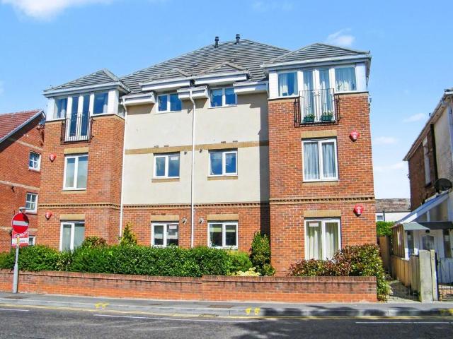 2 bedroom flat for sale