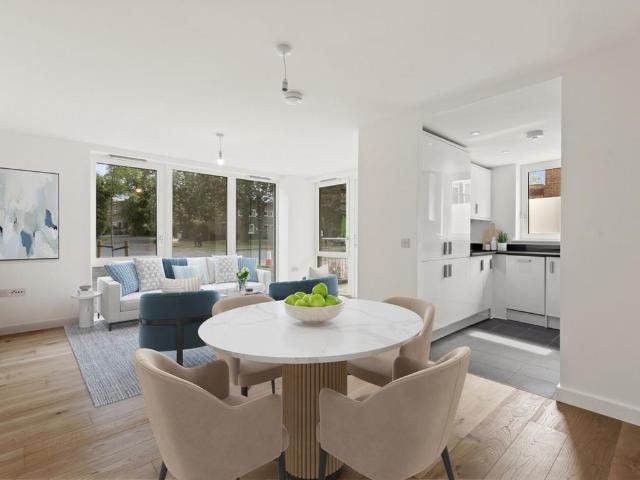 2 bedroom flat for sale