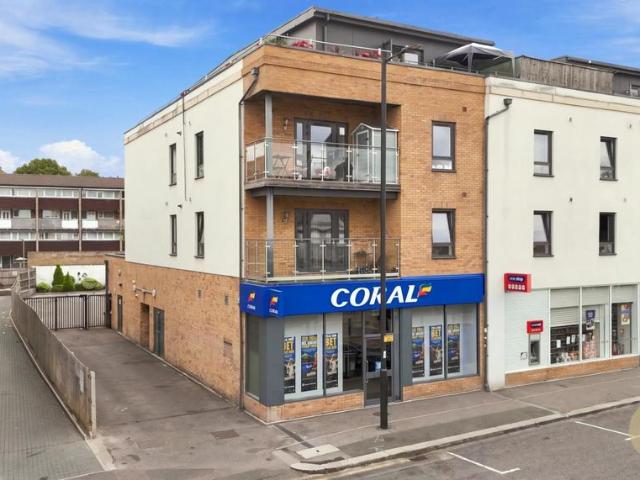 2 bedroom flat for sale