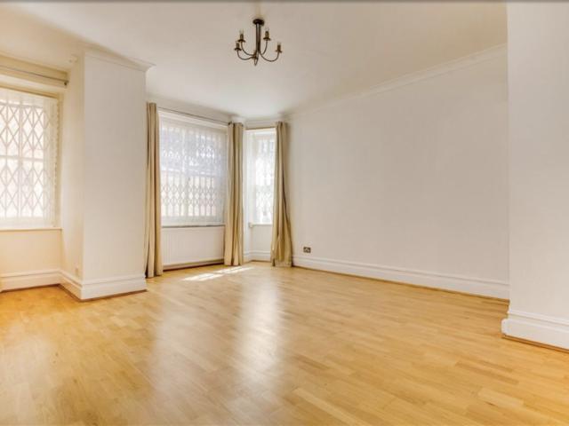 3 bedroom flat for sale