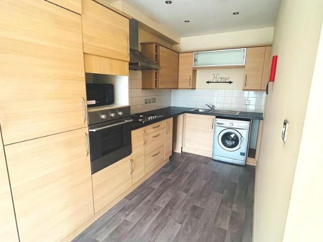 2 bedroom flat for sale