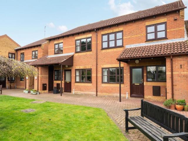 2 bedroom flat for sale