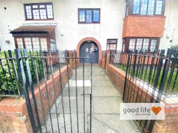 2 bedroom flat for sale