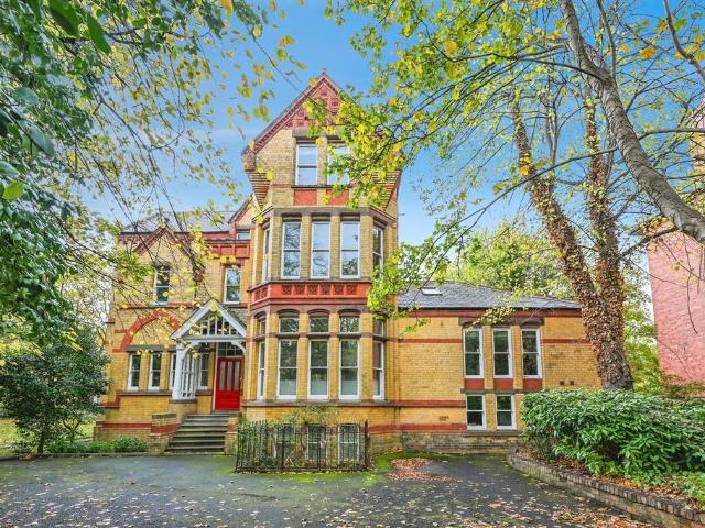 2 bedroom flat for sale