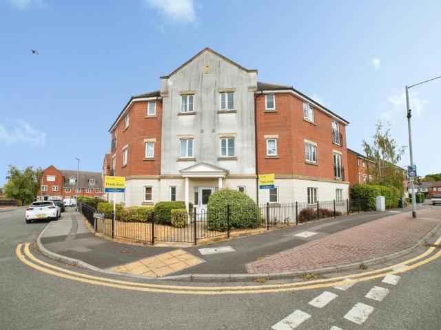 2 bedroom flat for sale