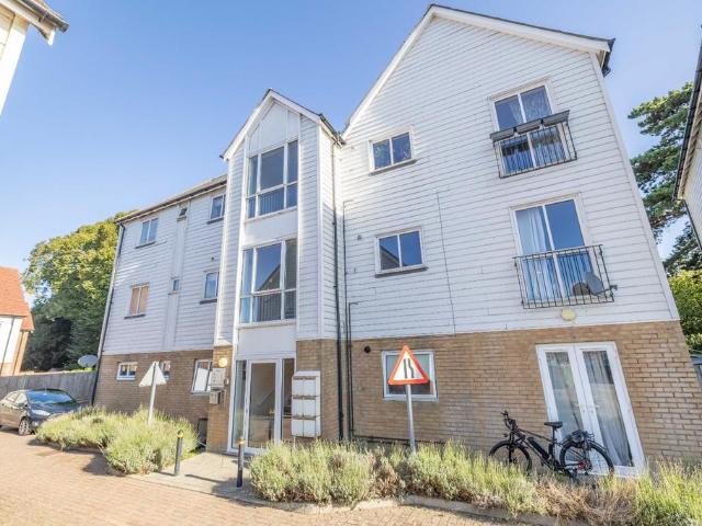 2 bedroom flat for sale