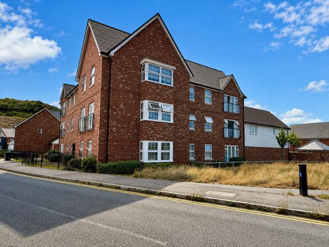 2 bedroom flat for sale