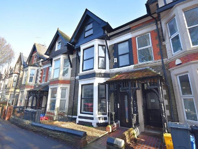2 bedroom flat for sale