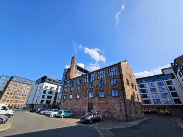 2 bedroom flat for sale