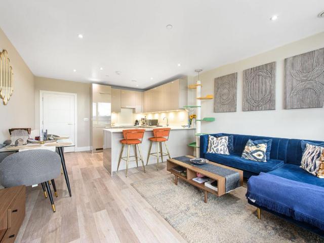 2 bedroom flat for sale