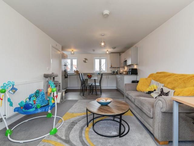 2 bedroom flat for sale