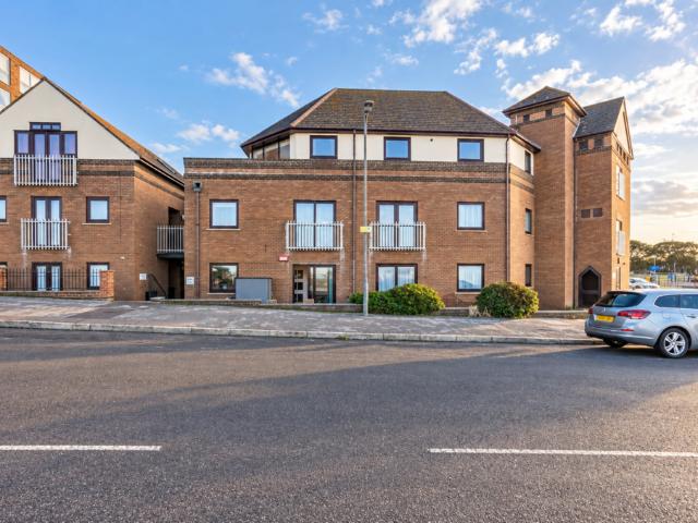 2 bedroom flat for sale