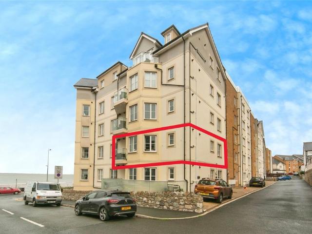2 bedroom flat for sale