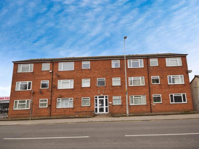 2 bedroom flat for sale