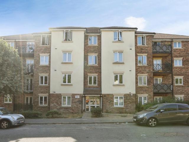 2 bedroom flat for sale