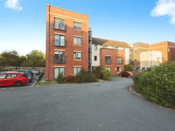 2 bedroom flat for sale
