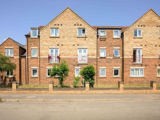 2 bedroom flat for sale