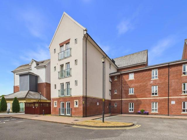 2 bedroom flat for sale