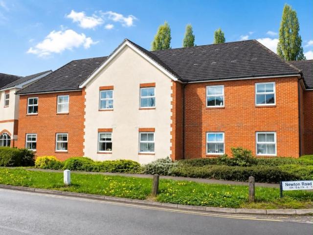 2 bedroom flat for sale