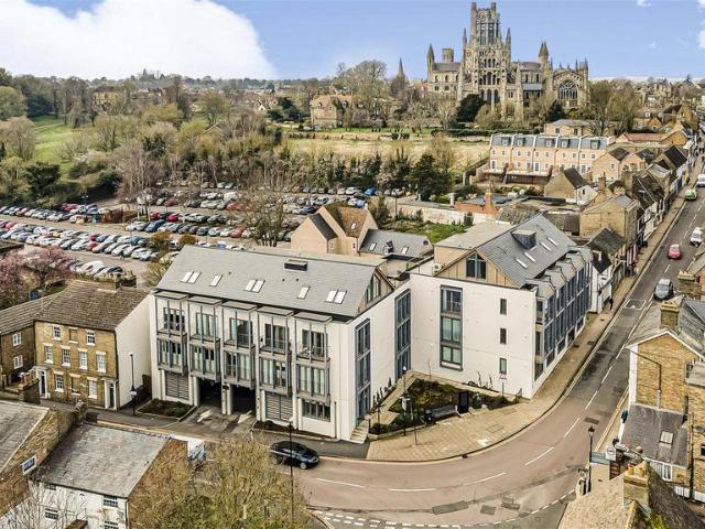 2 bedroom flat for sale