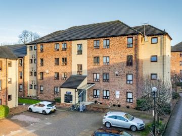 2 bedroom flat for sale