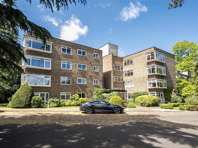 3 bedroom flat for sale