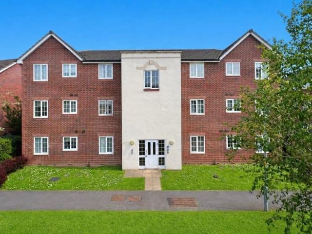 2 bedroom flat for sale
