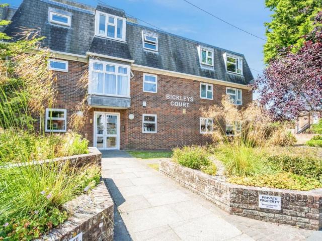 2 bedroom flat for sale