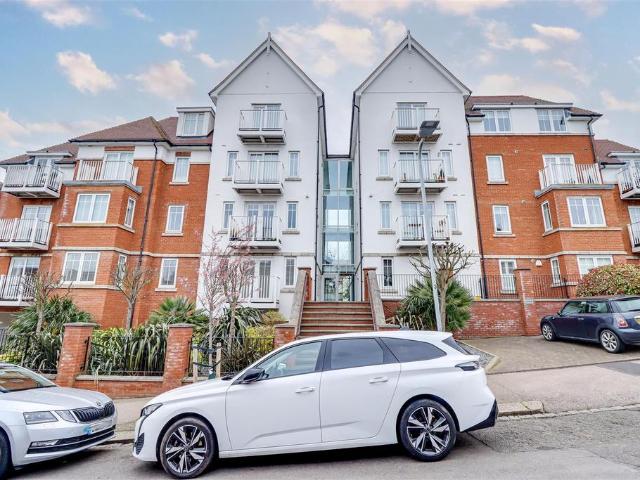 2 bedroom flat for sale