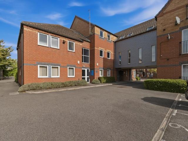 2 bedroom flat for sale