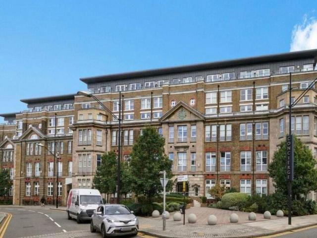 2 bedroom flat for sale
