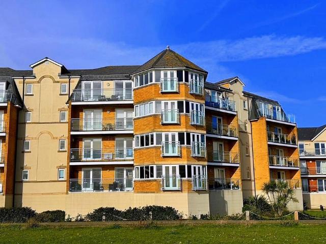 2 bedroom flat for sale