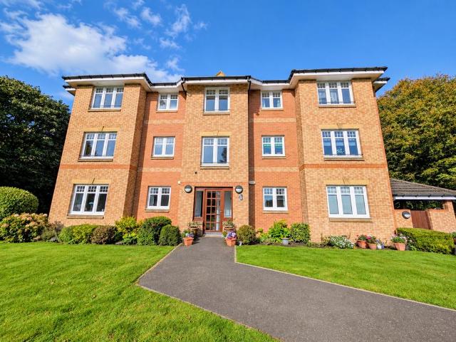 2 bedroom flat for sale