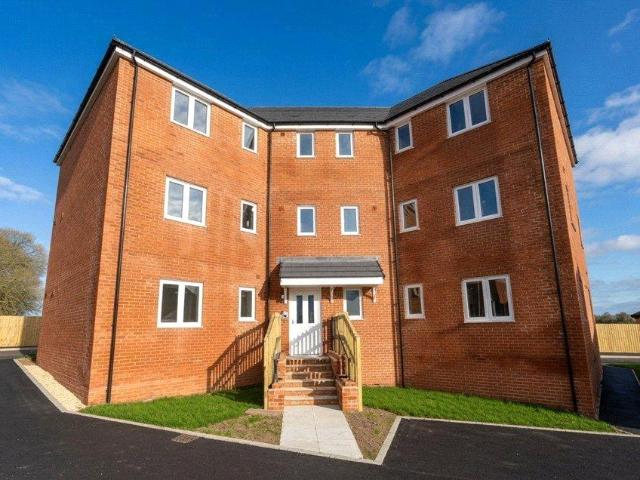 2 bedroom flat for sale