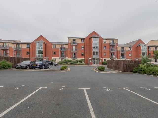 2 bedroom flat for sale