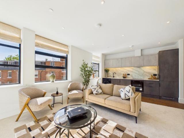2 bedroom flat for sale