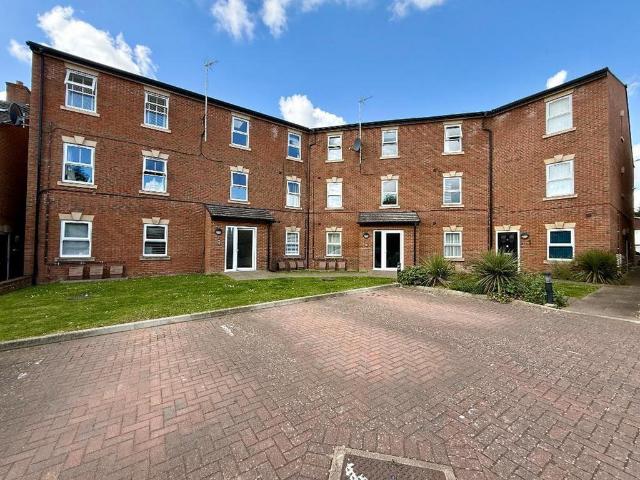 2 bedroom flat for sale