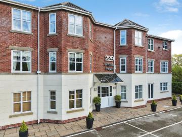 2 bedroom flat for sale