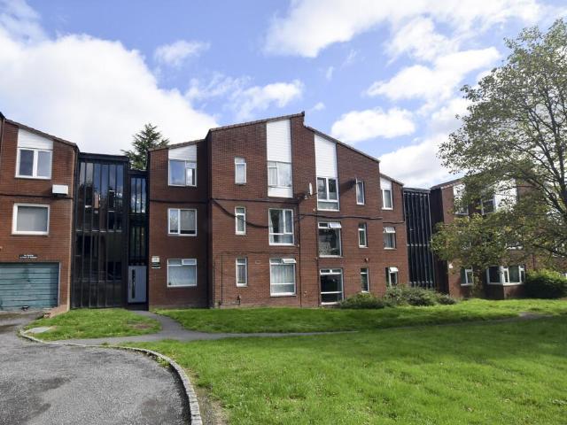 2 bedroom flat for sale