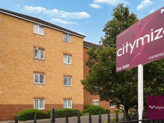 2 bedroom flat for sale
