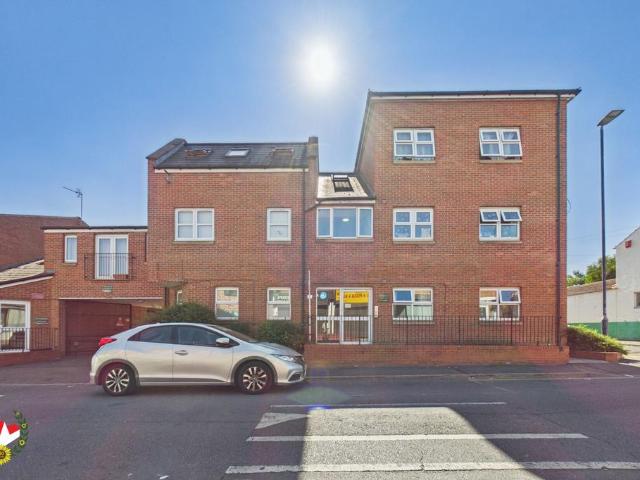 2 bedroom flat for sale