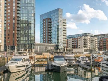 2 bedroom flat for sale
