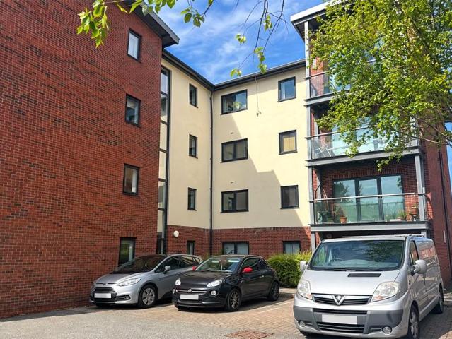 2 bedroom flat for sale