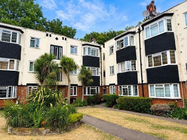 2 bedroom flat for sale
