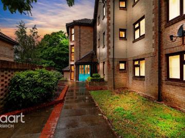 2 bedroom flat for sale